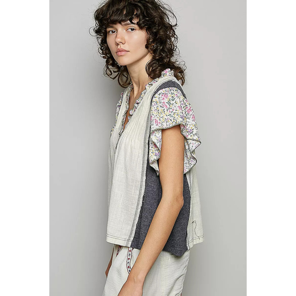 POL V-Neck Floral Ruffle Sleeve Blouse - Picture 3 of 6